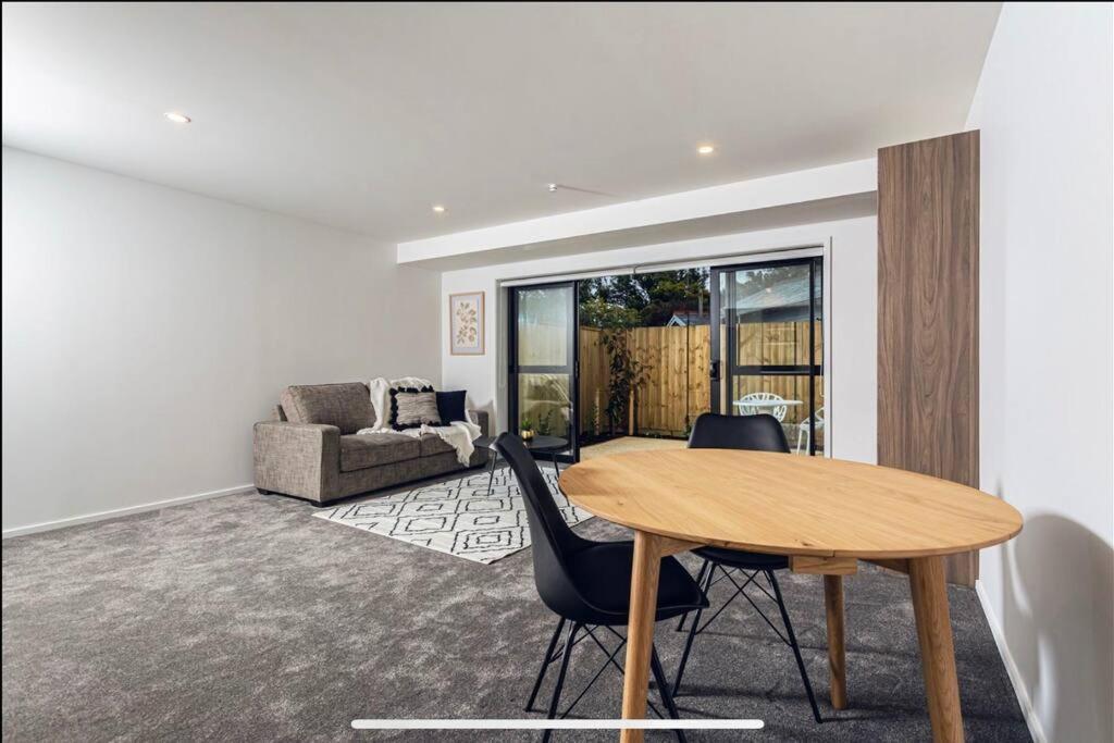City Centre Apartment Close To Hagley Park クライストチャーチ エクステリア 写真
