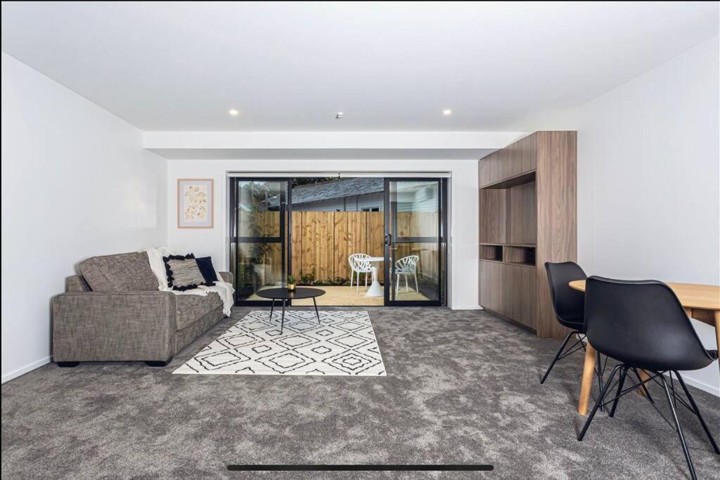 City Centre Apartment Close To Hagley Park クライストチャーチ エクステリア 写真
