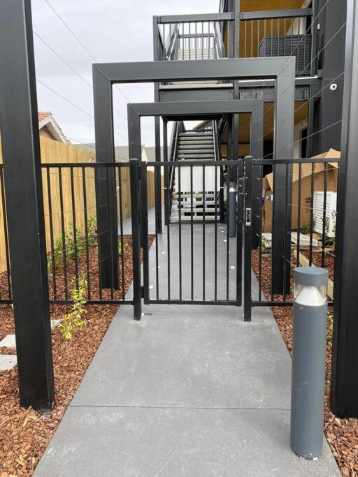 City Centre Apartment Close To Hagley Park クライストチャーチ エクステリア 写真