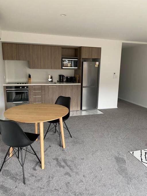 City Centre Apartment Close To Hagley Park クライストチャーチ エクステリア 写真